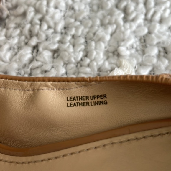 BEAUTIFUL Vera Wang wedge patent leather peep toe shoes. Tan. Size 9 (40 EU). - Picture 8 of 8